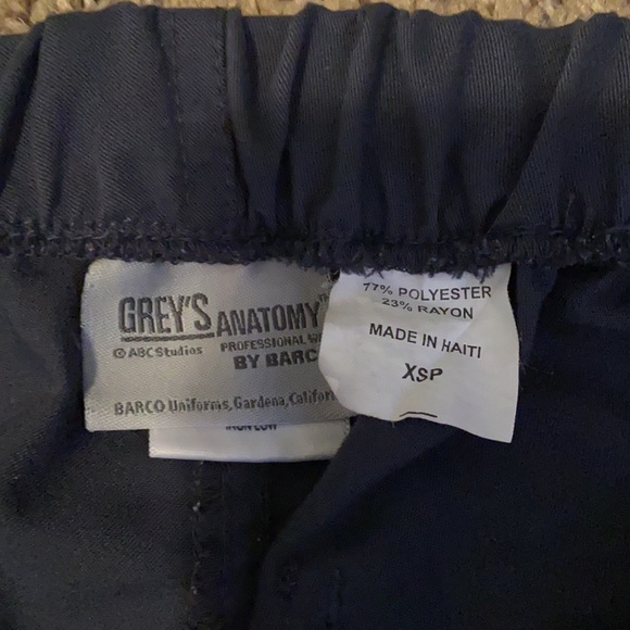 Gray Grey’s Anatomy Scrub Pants - Picture 2 of 4